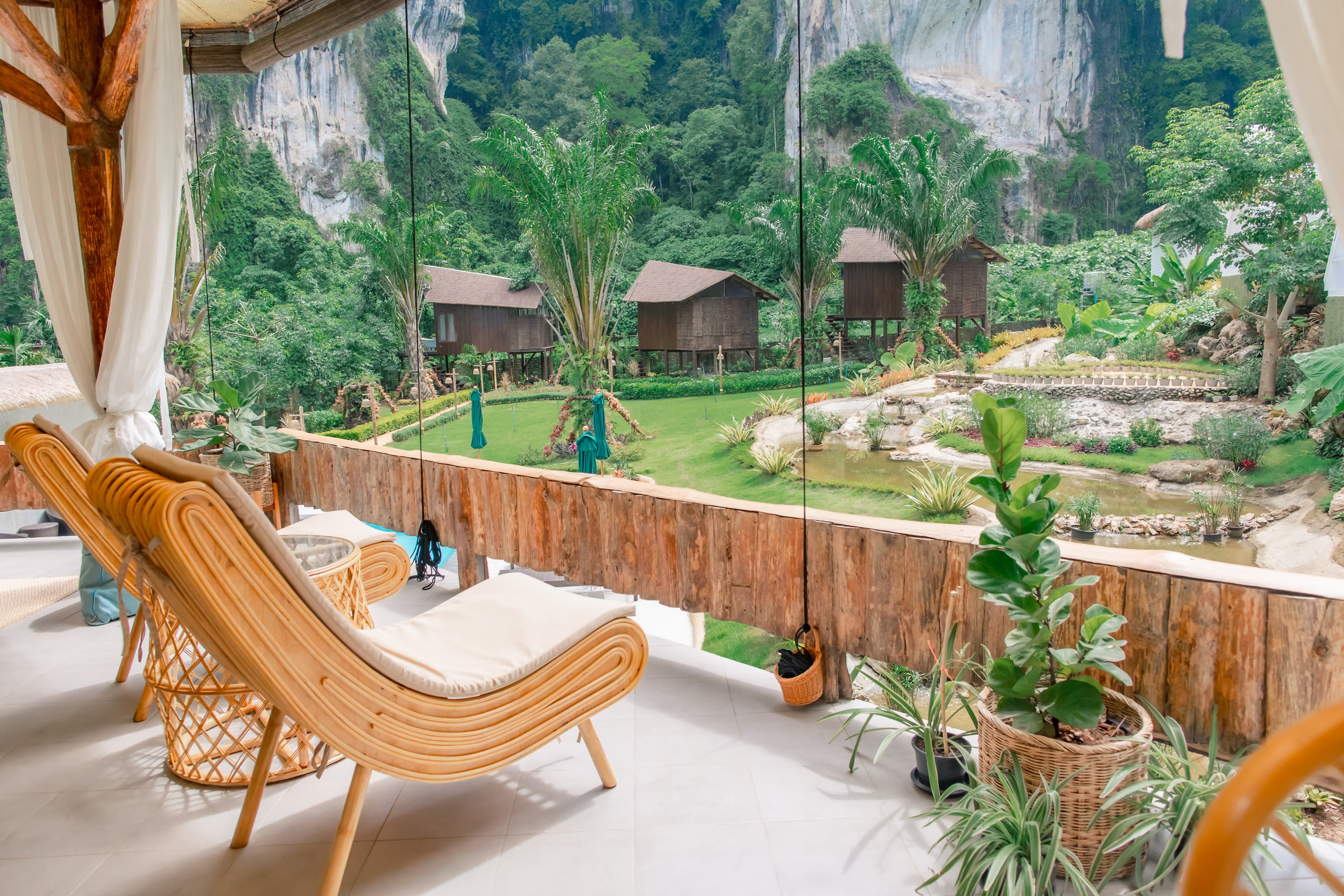 VOASIS Valley — living area